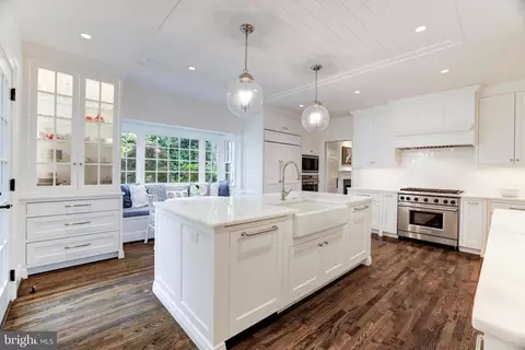 Kitchen - 937 Bellview Rd, Mclean, VA 22102 photo 6 of 7