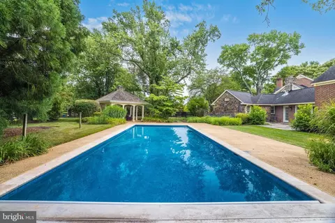Exterior - 937 Bellview Rd, Mclean, VA 22102 photo 3 of 15