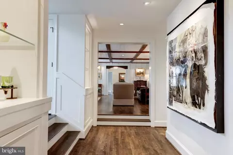 Entry Way - 937 Bellview Rd, Mclean, VA 22102 photo 5 of 14