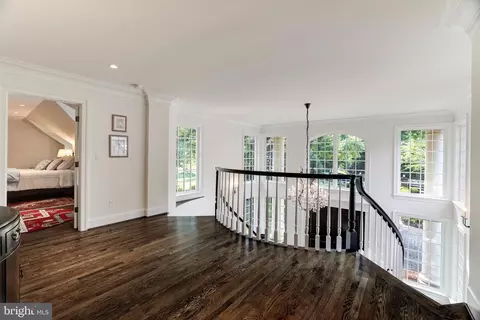 Entry Way - 937 Bellview Rd, Mclean, VA 22102 photo 12 of 14