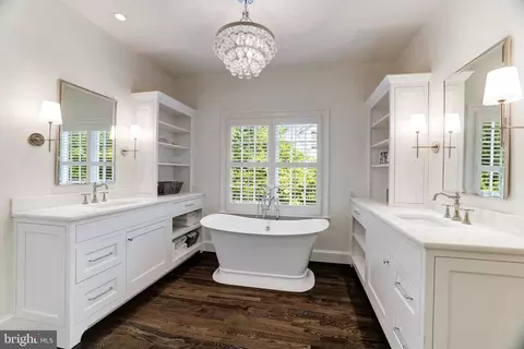 Bath - 937 Bellview Rd, Mclean, VA 22102 photo 2 of 7