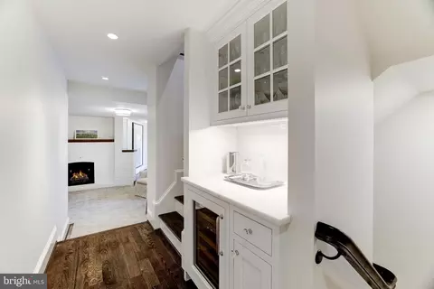 Entry Way - 937 Bellview Rd, Mclean, VA 22102 photo 8 of 14