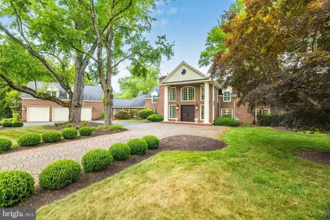 Exterior - 937 Bellview Rd, Mclean, VA 22102 photo 6 of 15