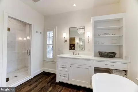 Bath - 937 Bellview Rd, Mclean, VA 22102 photo 4 of 7