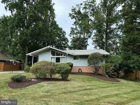 2607 Bowling Green Dr, Vienna, VA 22180