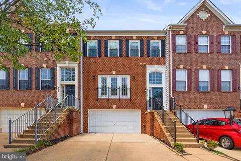 6692 Ordsall St, Alexandria, VA 22315