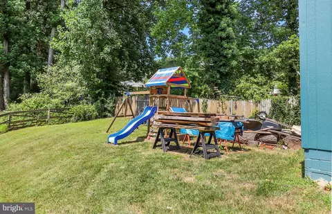 Exterior - 6902 Lavant Dr, Springfield, VA 22152 photo 11 of 16