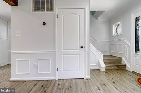 Entry Way - 6902 Lavant Dr, Springfield, VA 22152 photo 2 of 5