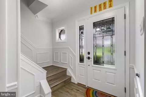 Entry Way - 6902 Lavant Dr, Springfield, VA 22152 photo 3 of 5