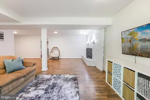 Living - 6902 Lavant Dr, Springfield, VA 22152 photo 5 of 7