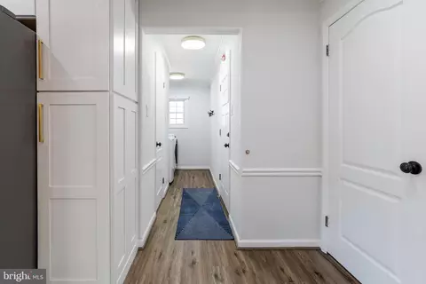 Entry Way - 6902 Lavant Dr, Springfield, VA 22152 photo 4 of 5