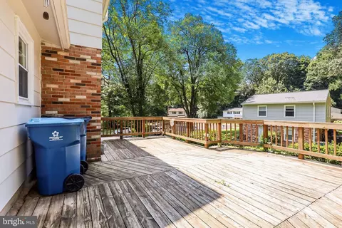 Exterior - 6902 Lavant Dr, Springfield, VA 22152 photo 7 of 16