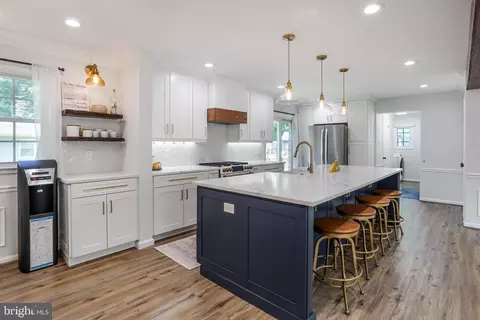 Kitchen - 6902 Lavant Dr, Springfield, VA 22152 photo 2 of 8