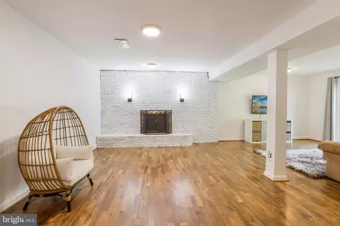 Living - 6902 Lavant Dr, Springfield, VA 22152 photo 4 of 7