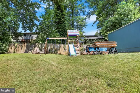 Exterior - 6902 Lavant Dr, Springfield, VA 22152 photo 10 of 16
