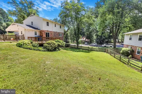 Exterior - 6902 Lavant Dr, Springfield, VA 22152 photo 15 of 16