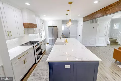 Kitchen - 6902 Lavant Dr, Springfield, VA 22152 photo 5 of 8