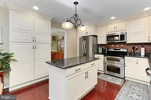 9400 Park Hunt Ct, Springfield, VA 22153 photo 11