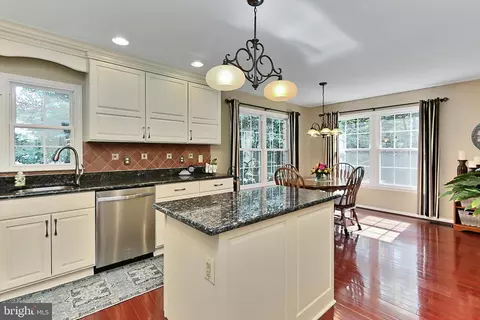 9400 Park Hunt Ct, Springfield, VA 22153 photo 13