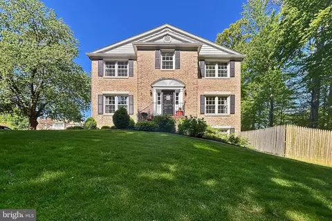 9400 Park Hunt Ct, Springfield, VA 22153 photo 2
