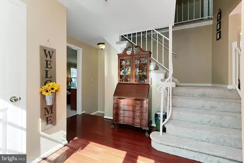 9400 Park Hunt Ct, Springfield, VA 22153 photo 5