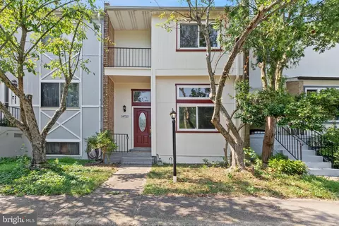 14723 Wycombe St, Centreville, VA 20120