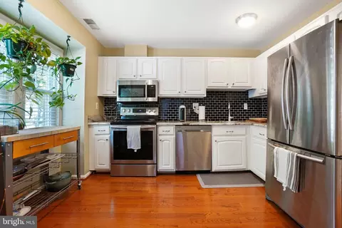 6033 Sweet Oak Ct, Springfield, VA 22152 photo 5