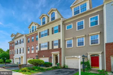 7987 Avery Park Ct, Alexandria, VA 22306
