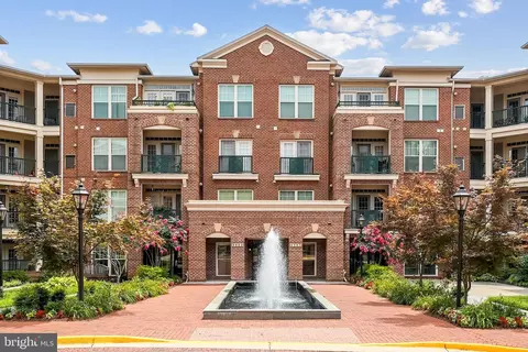 2903 Saintsbury Plz #306, Fairfax, VA 22031