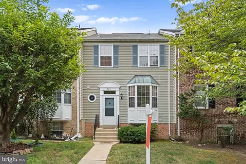 9691 Eaton Woods Pl, Lorton, VA 22079