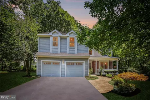 4085 Vanda Ln, Fairfax, VA 22031
