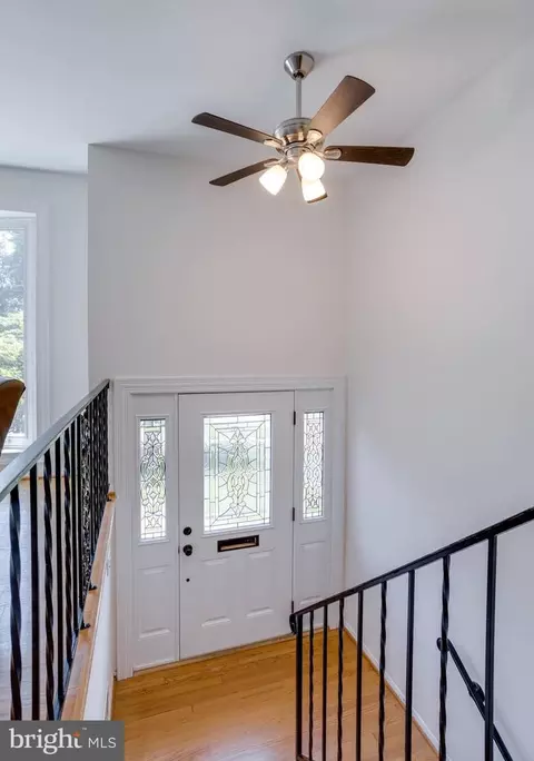 5513 Queensberry Ave, Springfield, VA 22151 photo 9
