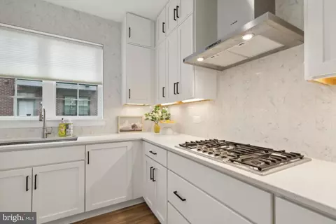 11230 Faraday Park Dr, Reston, VA 20190 photo 13