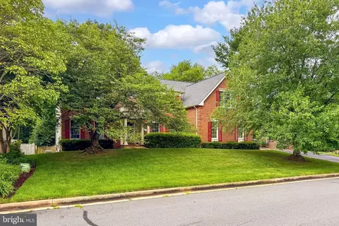 12801 Netherleigh Pl, Oak Hill, VA 20171