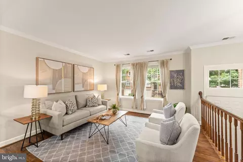 3959 Valley Ridge Dr, Fairfax, VA 22033