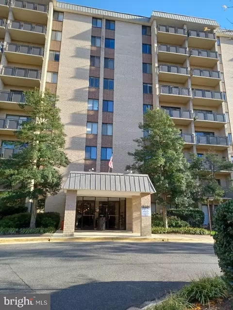 3101 S Manchester St #804, Falls Church, VA 22044