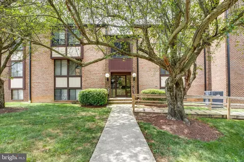 9706 Kingsbridge Dr #002, Fairfax, VA 22031