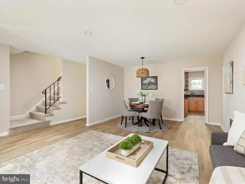 Living - 9005 Okeith Ct, Springfield, VA 22152 photo 4 of 7