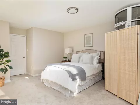Bedroom - 9005 Okeith Ct, Springfield, VA 22152 photo 5 of 8