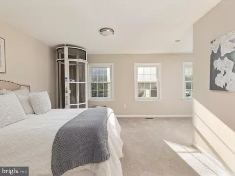 Bedroom - 9005 Okeith Ct, Springfield, VA 22152 photo 4 of 8