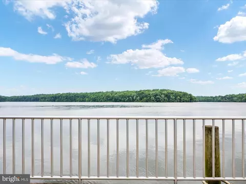 View/Area - 9005 Okeith Ct, Springfield, VA 22152 photo 3 of 6