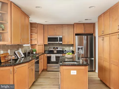 Kitchen - 9005 Okeith Ct, Springfield, VA 22152 photo 3 of 5