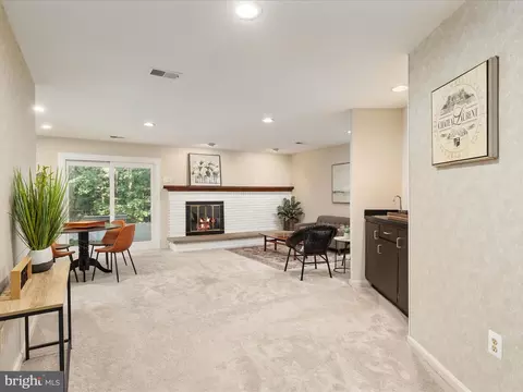 Living - 9005 Okeith Ct, Springfield, VA 22152 photo 5 of 7