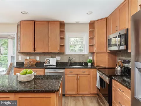 Kitchen - 9005 Okeith Ct, Springfield, VA 22152 photo 4 of 5