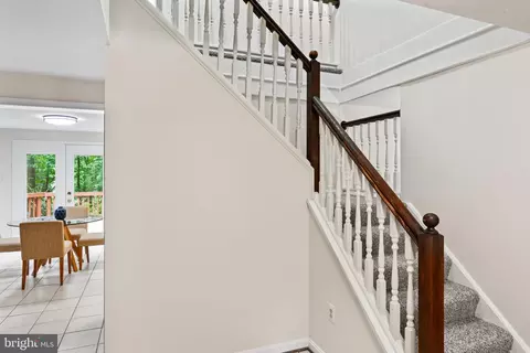 Entry Way - 2609 Deerdell Ln, Reston, VA 20191 photo 2 of 8
