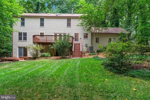 Exterior - 2609 Deerdell Ln, Reston, VA 20191 photo 4 of 7