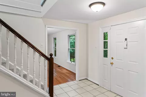 Entry Way - 2609 Deerdell Ln, Reston, VA 20191 photo 3 of 8