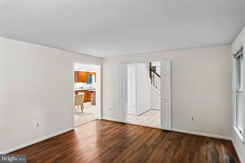 Entry Way - 2609 Deerdell Ln, Reston, VA 20191 photo 4 of 8