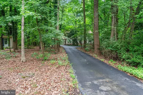 Exterior - 2609 Deerdell Ln, Reston, VA 20191 photo 2 of 7