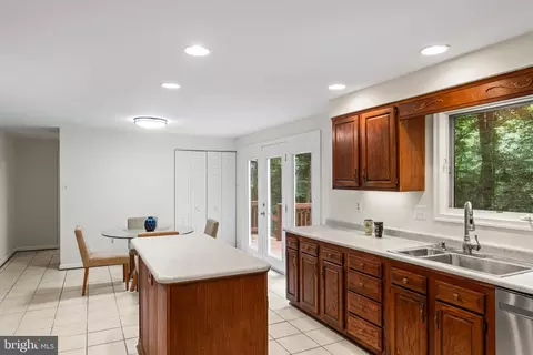 Kitchen - 2609 Deerdell Ln, Reston, VA 20191 photo 1 of 5